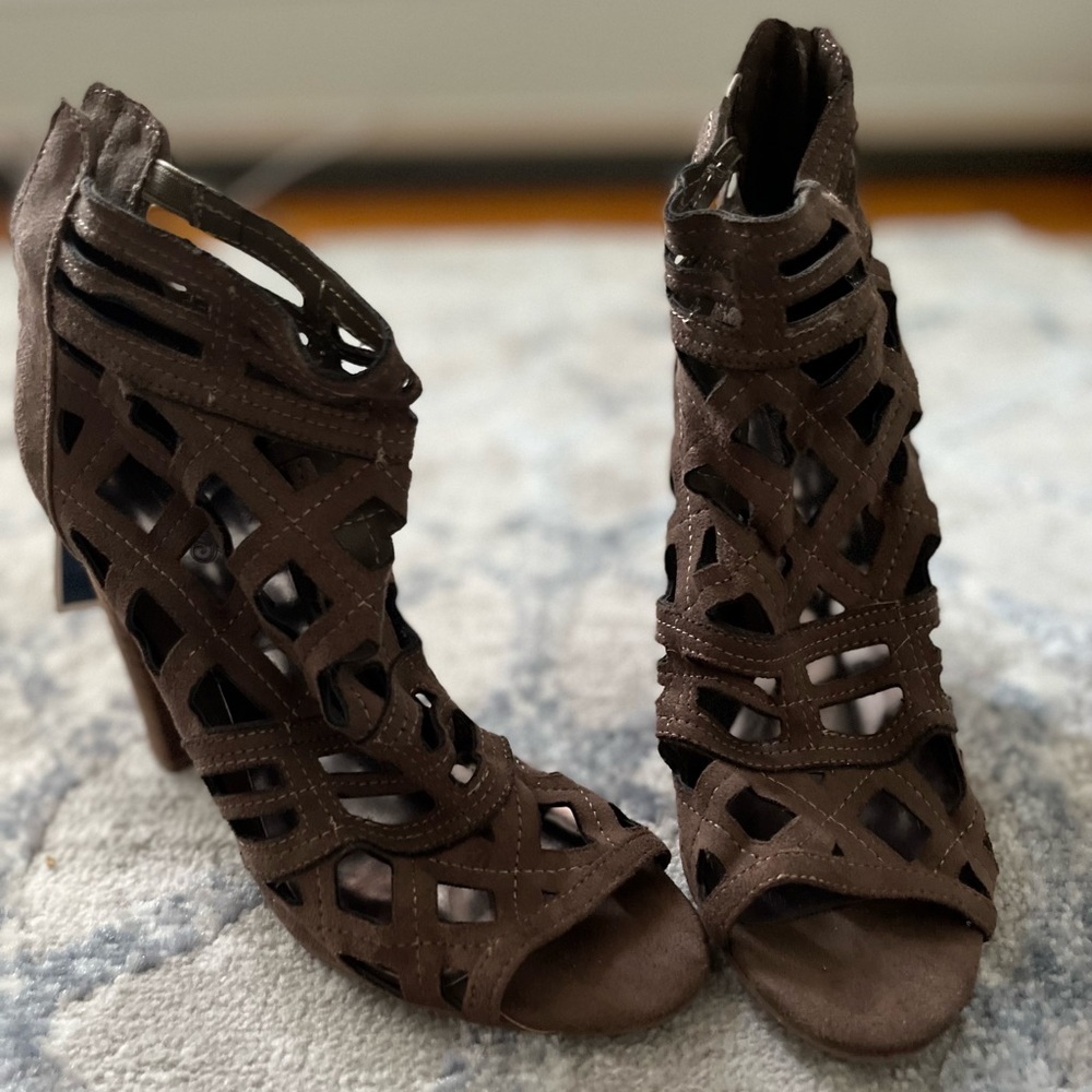 Carlos Santana Booties heels 7 1/2
